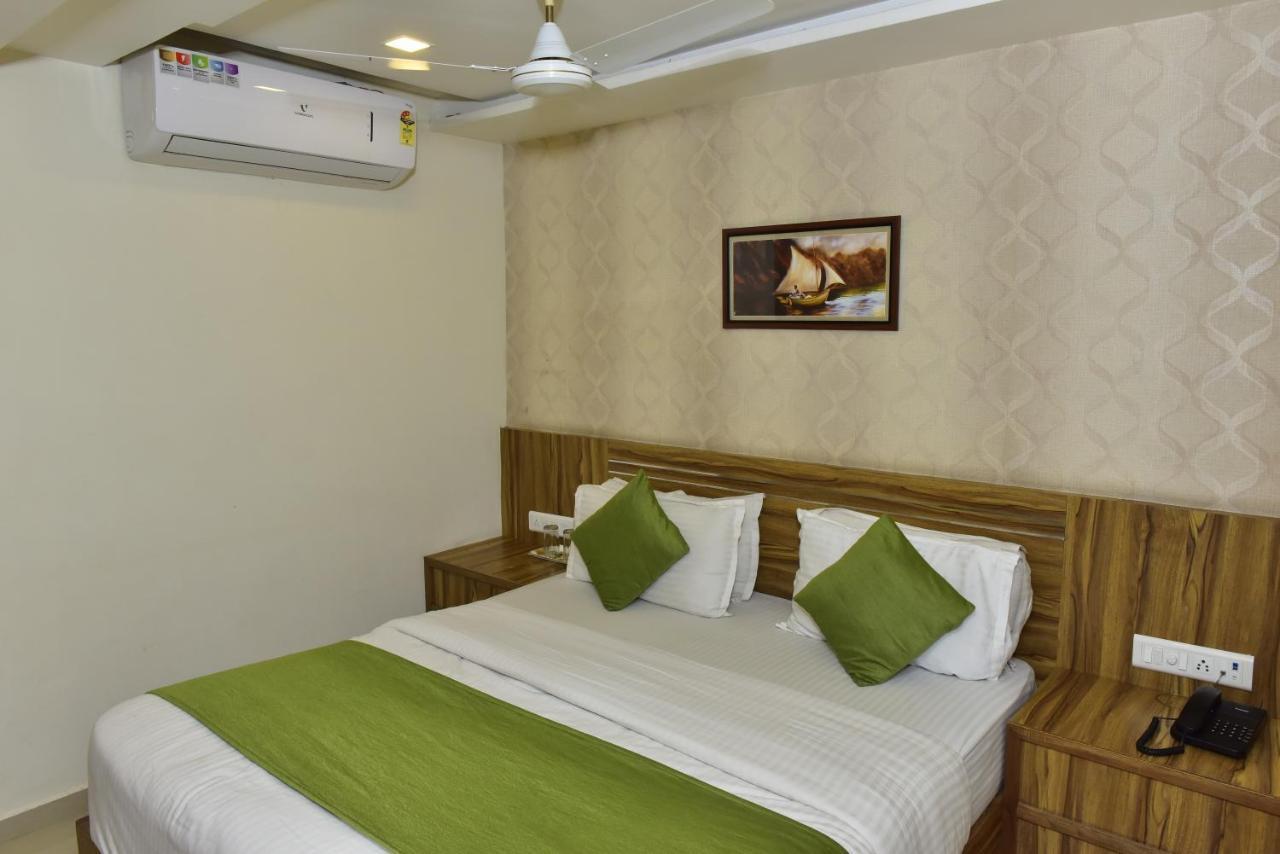Hotel Dreamland Вадодара Экстерьер фото